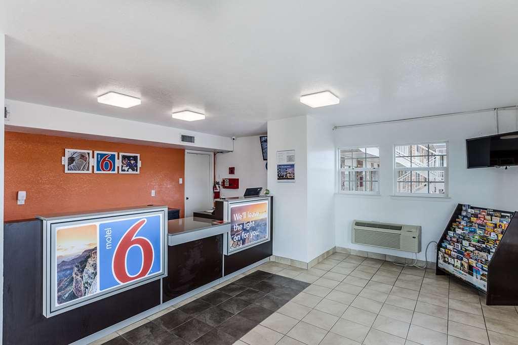 Motel 6 Fort Worth - Northside 内观 照片